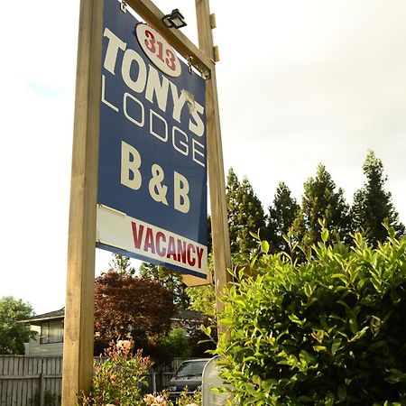 Tony'S Lodge Turangi Buitenkant foto